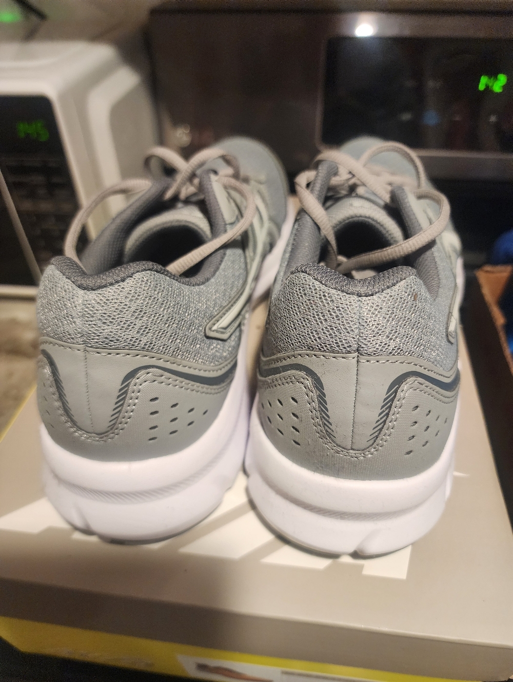 Asics Men's Jolt 2 Gray Mesh Athletic Sneakers - Picture 3 of 6